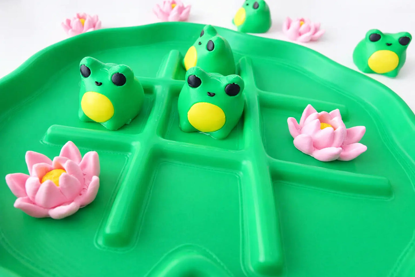 The Tween Space Frog and Lily Pad Tic Tac Toe Game — Pond-Themed Board Game | 3D Printed