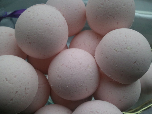 14 bath bombs (Candy Cane) gift bag bath fizzies, great for kids, with our ultra rich oil blend